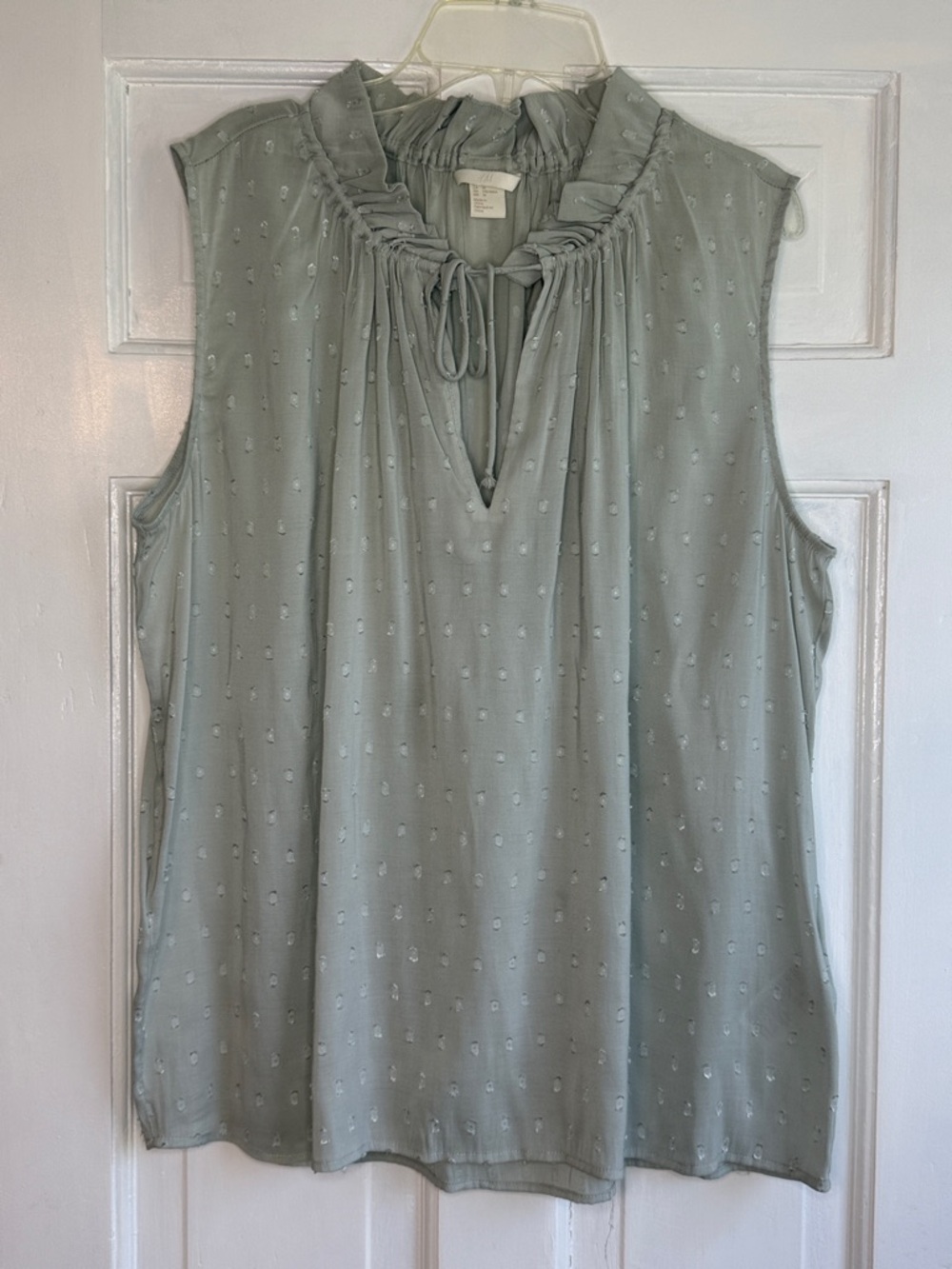 H&M Gray Sleeveless Tie-Neck Camisole